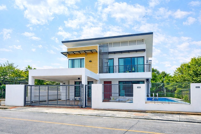 เพชรเกษม69 สารสาสน์วิเทศบางบอน 300 ม. คฤหาสน์ Pool Villa บ้านเดี่ยว 5-6นอน 7น้ำ 432ตร.ม. 105ตร.ว.  ใกล้ Zanook Wake Park 300ม.  ลัดดารมย์