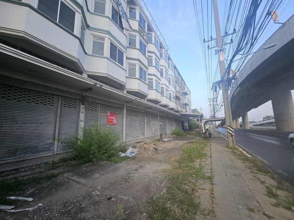 ขายด่วน! ทรัพย์หลุดขายฝากใกล้เซ็นทรัล ศาลายา – อาคารพาณิชย์ 4 ชั้น มีชั้นลอย อยู่ถนนฝั่งเดียวกัน