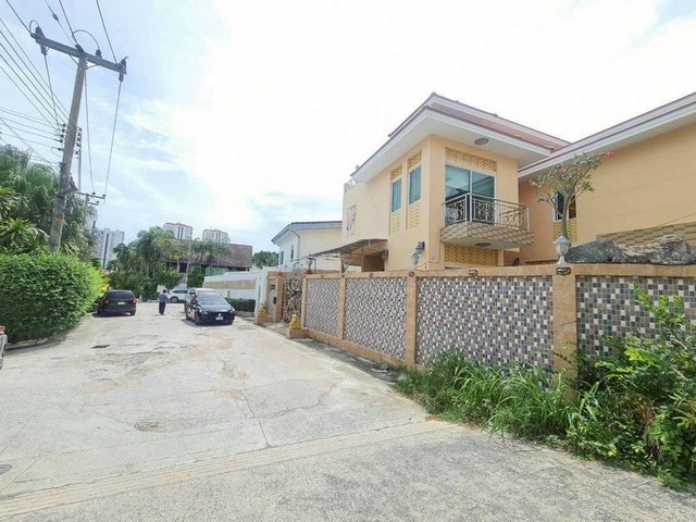 ขายบ้านพลูวิลล่า เขตเมืองพัทยา พร้อมอยู่ แยกจอมเทียน พาเลส วิลเลจ FP-H01960 