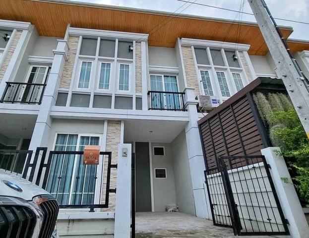 HR 9843 ให้เช่าทาวน์โฮม 2 ชั้น Golden Town รามอินทรา คู้บอน พร้อมอยู่