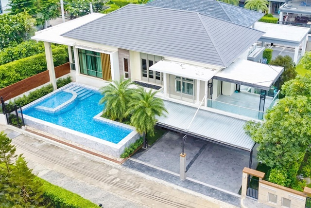 ใกล้ MRTไทรม้า 500ม. ใกล้ตลาดสดท่าอิฐ 1.5 กม  คฤหาสน์ Pool Villa หรู 2 ชั้น 5นอน 6น้ำ 132 ตร.ว. 500 ตร.ม.