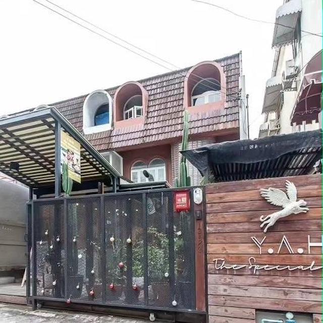 ให้เช่าโฮมออฟฟิศ 3 ชั้น 35 ตร.ว. ย่านสาทร ซอย 7 แยก 1 ใกล้ BTS ช่องนนทรี