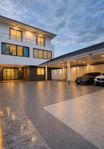 นาคนิวาส1-4 บ้านเดี่ยวหรู  8 น้ำ MRTลาดพร้าว71 1กม.   Pool Villa 6 นอน เซ็นทรัล อีสต์วิลล์ 1.2 กม. 173 ตร.ว 800 ตร.ม. สระว่ายน้ำส่วนตัว