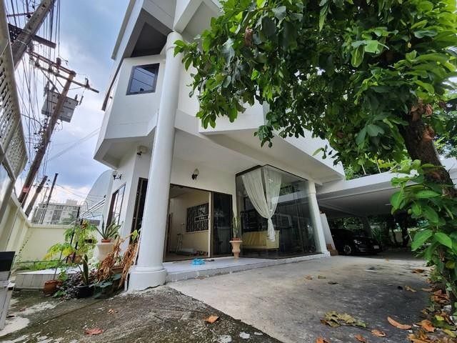 HR 10510 ให้เช่าบ้านเดี่ยว 4 ชั้น 120 ตรว. 4 ห้องนอน สุขุมวิท 85 ใกล้ BTS บางจาก