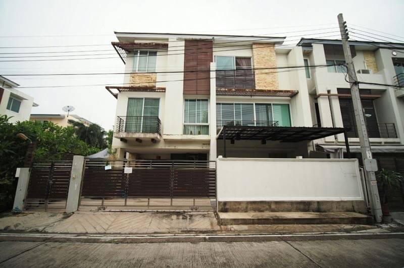 Town House Thana+C20pat Haus, For sale 5B6B, Nearby Chong Nonsri