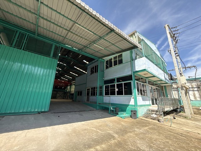 โรงงาน 1 ไร่พื้นที่ใช้สอย 1,600 ตรม  พร้อมรอก เครน และบ้านพัก ออฟฟิศ ใกล้ถนนพระราม 2 ซ.ชุมพล ถนนเอกชัย