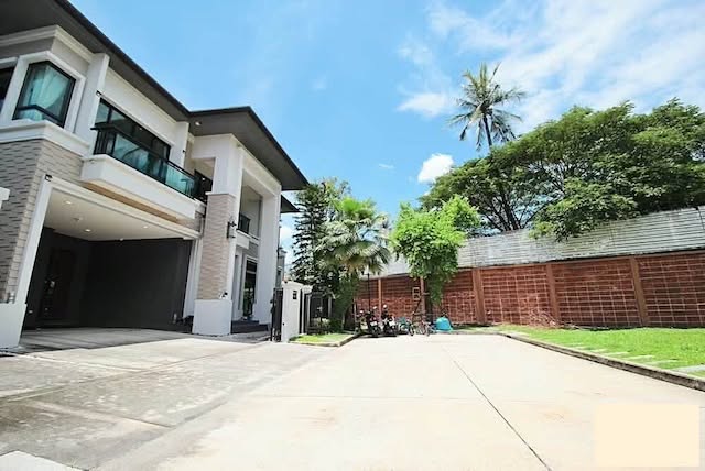 ให้เช่าบ้านเดี่ยว 2 ชั้น 348 ตร.ม. Grand Bangkok Boulevard Sathorn ย่านกัลปพฤกษ์