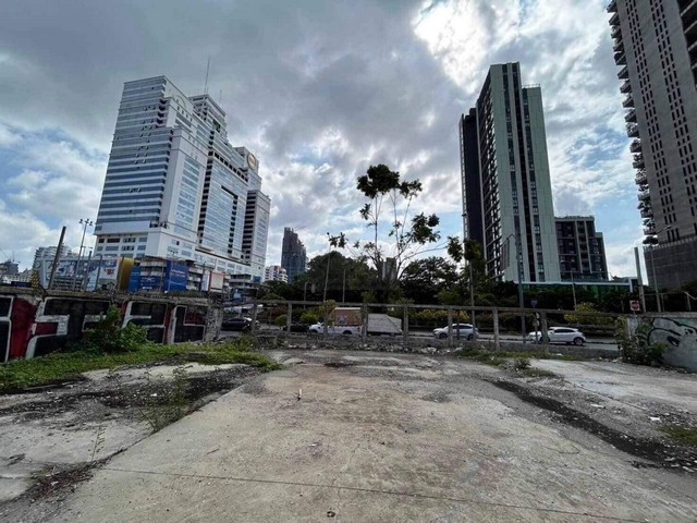 ให้เช่าที่ดิน 264 ตรว. ทำเล CBD สาทร - นราธิวาส ผังสีแดง ติดถนน 2 ด้าน ใกล้ BTS ช่องนนทรี, ตึกเอ็มไพร์