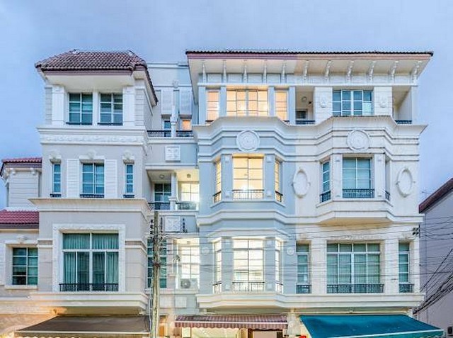 ให้เช่า ทาวโฮม 4ชั้น บนถนนรัชดาภิเษก ใกล้ถนนวิภาวดีรังสิตโครงการ บ้านกลางเมืองเดอะปารีส รัชวิภา ใกล้ เซ็นทรัลลาดพร้าว  เมเจอร์รัชโยธิน 