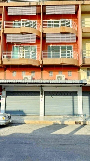 สำเพ็งโคราช 300ม. อาคารพาณิชย์ 2 คูหา ใกล้ตลาดเซฟวัน 700 ม.นครราชสีมา ในเมือง  3.5 ชั้น 6 นอน 8 น้ำ 25 ตร.ว. 304 ตร.ม. 