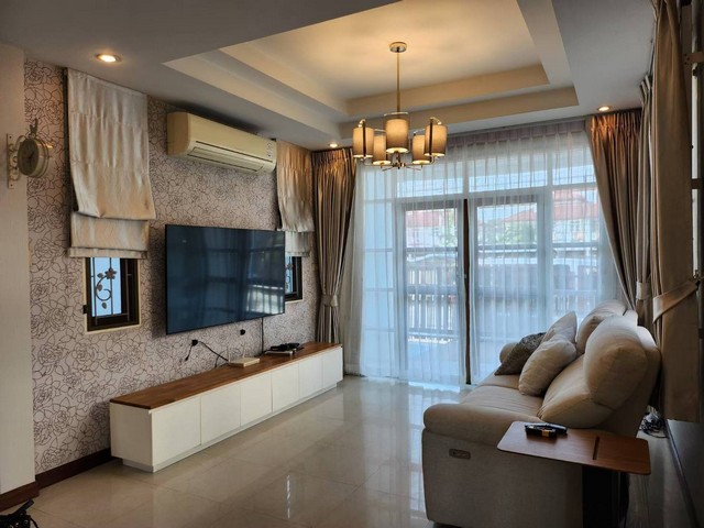 P3254 ให้เช่า บ้านแฝด 2 ชั้น โครงการ บ้านศิรินเทพ ลาดพร้าว 101 Baan Sirinthep ตกแต่งสวยเฟอร์นิเจอร์ครบพร้อมอยู่ ใกล้สถานี BTS ลาดพร้าว 101