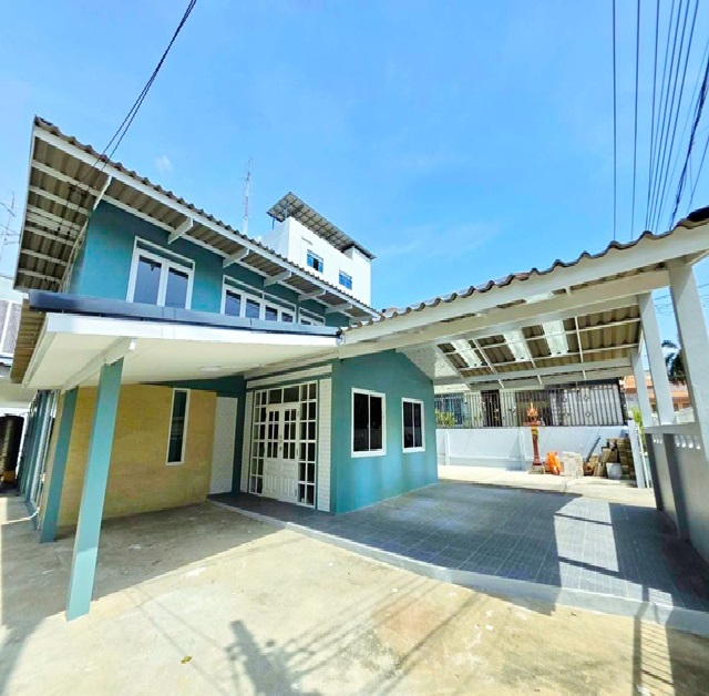 ใกล้ รถไฟฟ้าสีแดงจตุจักร ตลาดประชานิเวศน์ 1.7 กม. MRT บางซื่อ 900ม.  ประชาชื่น 100 ตร.ว.ถนนรัชดา บ้านเดี่ยว  4นอน 3 น้ำ 385ม.   300 ตร.ม.  