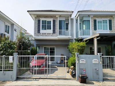 คุ้มค่าราคาดี! กินผลตอบแทนเกือบ 6% ต่อปี!!  ขาย พร้อมผู้เช่า บ้านแฝด หมู่บ้าน วิลลาจจิโอ ปิ่นเกล้า-ศาลายา 35 ตร.ว. ซอยวัดส้มเกลี้ยง