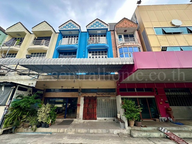 อาคารพาณิชย์ 4.5 ชั้น รีโนเวทใหม่ ถนนคู้บอน บางเขน ราคาถูก ทำเลดี 