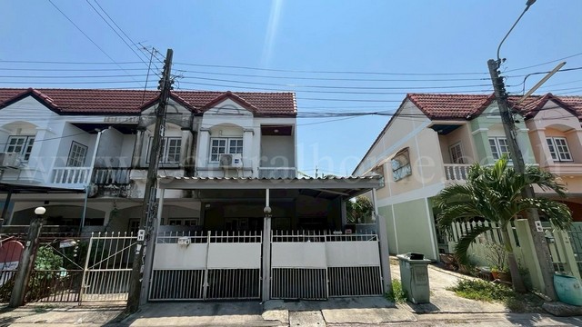 ลดราคา ทาวน์เฮ้าส์ ซอยโกสุมรวมใจ 38 ดอนเมือง หลังมุม ราคาถูก ใกล้สนามบิน