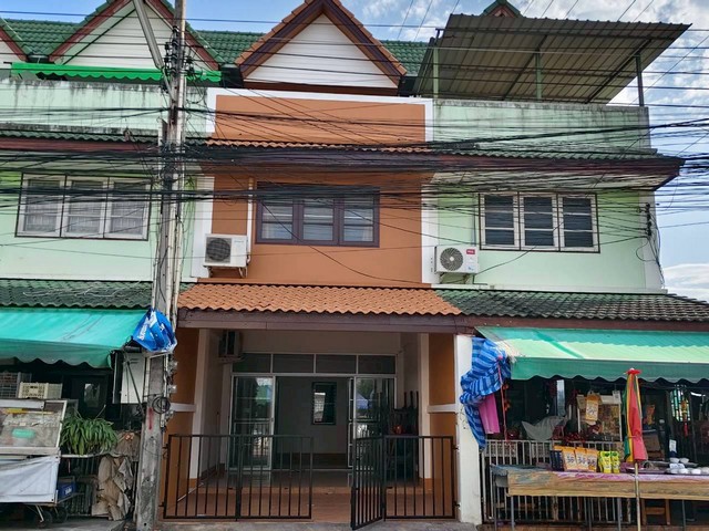 ให้เช่าทาวน์โฮมนาป่าชลบุรี ให้เช่าตึกทาวน์โฮม 3 ชั้น  หมู่บ้านอีสเทิร์นนาป่า ตกแต่งรีโนเวทใหม่พร้อมเฟอร์นิเจอร์