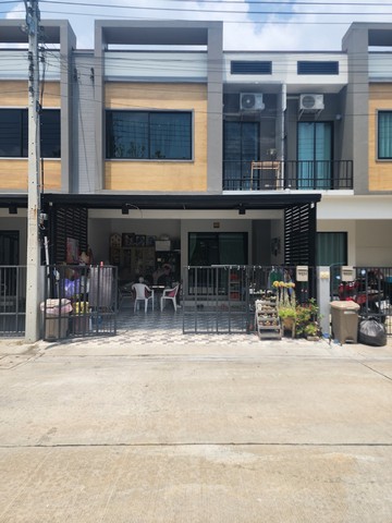 ทาวน์โฮม S GATE  ขนาด 20 sq.wa 3500000 บาท ไม่ไกลจาก โรบินสัน ศรีสมาน, เซ็นทรัล พลาซา แจ้งวัฒนะ, ไทวัสดุ ราชพฤกษ์, เดอะ คริสตัล พีทีที, รร.สารสาสน์วิเทศราชพฤกษ์, รร.สาธิตปทุม และรพ.ปากเกร็ด 2- สโมสร ครบครัน ปทุมธานี   