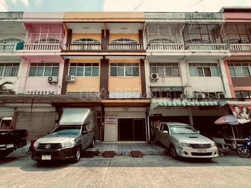 ขายอาคารพาณิชย์ 3.5 ชั้น พร้อมชั้นลอย สุขาภิบาล 5 ตั้งอยู่ย่านผู้คนหนาแน่น ใกล้ตลาดใหญ่ ปล่อยเช่าได้ง่ายมาก