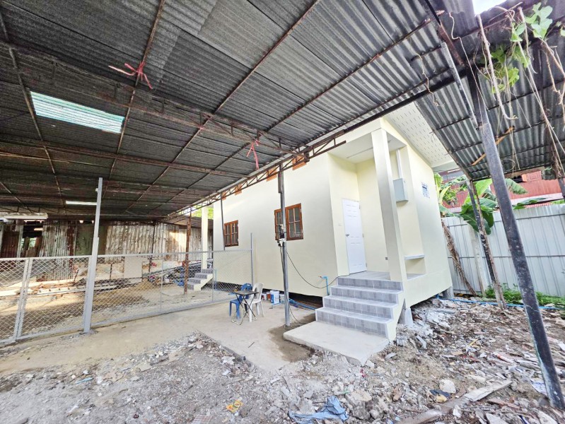 หมู่บ้านนักกีฬาแหลมทอง 300ม. ทับช้าง สะพานสูง 7-11 BIG-C บ้านแฝด 1-2นอน 1-2น้ำ  38-75 ตรว.  150-300 ตรม.
