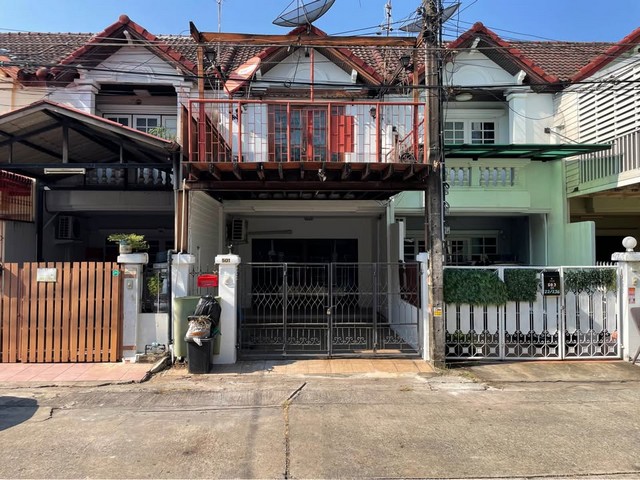 ให้เช่าทาวน์เฮ้าส์ 2 ชั้น 18 ตรว. 2 ห้องนอน บางนาตราด 56 แต่งสวย เฟอร์พร้อมอยู่ ใกล้เซ็นทรัลบางนา 