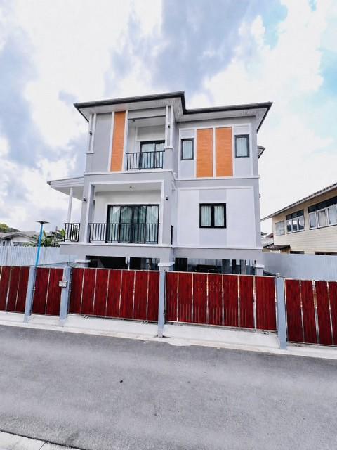ขายบ้านเดี่ยว3ชั้น260ตร.วสร้างเองสภาพใหม่พัฒนาการ32หลังหมู่บ้านพฤกษา73ทำเลใกล้เมืองพัฒนาการ–อ่อนนุช–ศรีนครินทร์