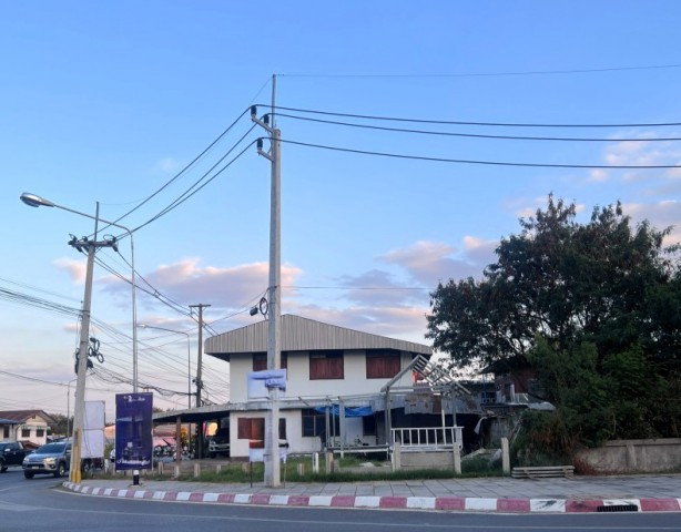 ขายบ้านพักอาศัยครึ่งตึกครึ่งไม้ 2 ชั้น ถนนนครสวรรค์ ต. ตลาด อ.เมืองมหาสารคาม จ.มหาสารคาม
