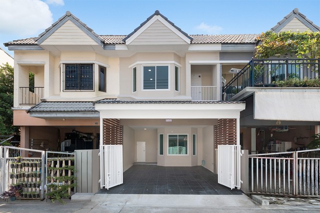 ทาวน์โฮม 2 ชั้น รีโนเวทใหม่ หมู่บ้านพิมลกาญจน์ แจ้งวัฒนะ เลียบคลองประปา-ใกล้เมืองทองธานี