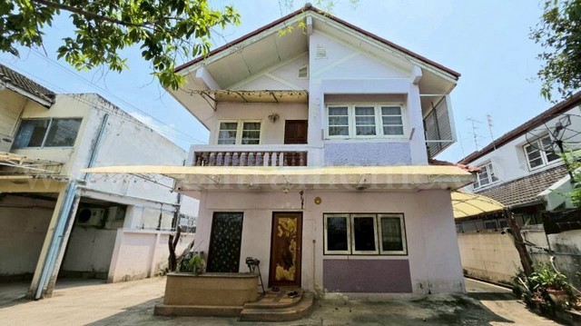 บ้านเดี่ยว 70 ตารางวา หมู่บ้านเสนานิเวศน์ โครงการ 2 บ้านสวย สภาพดีมาก พร้อมอยู่