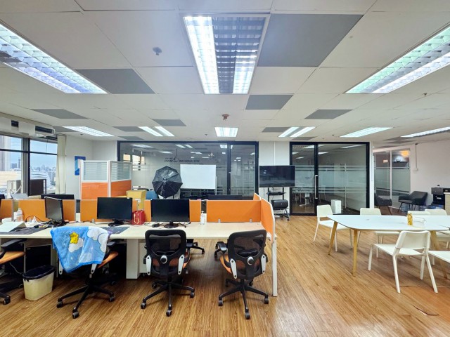 261001hawtete ให้เช่า สำนักงาน เสนาเฟสท์ ห้องนอน 4 ห้อง ห้องน้ำ 4 ห้อง ชั้นทั้งหมด 1 ชั้น